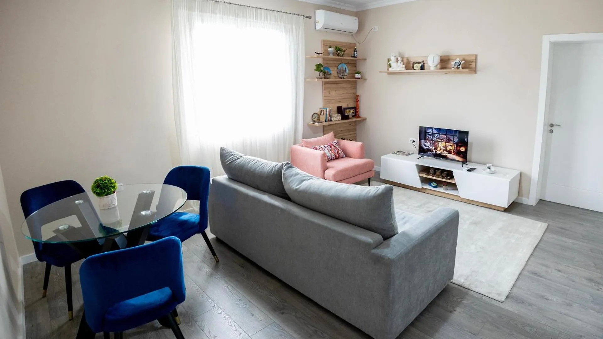 Cozy Flat Near Air Albania Stadium 1 Tirana 0*,