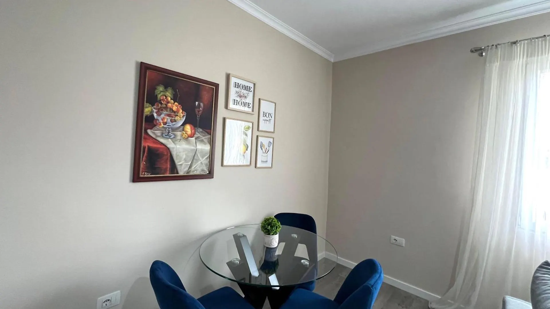 Cozy Flat Near Air Albania Stadium 1 Tirana Apartment